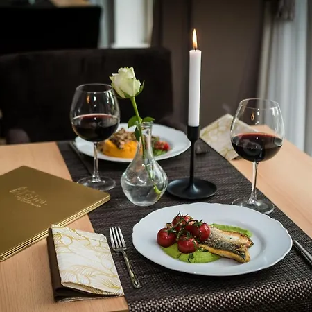 Am Kastiel & Restaurant 里马夫斯卡索博塔